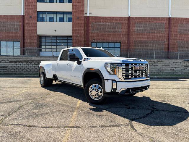 Used 2024 GMC Sierra 3500 Denali w/ Denali Reserve Package AWD/4WD image 16