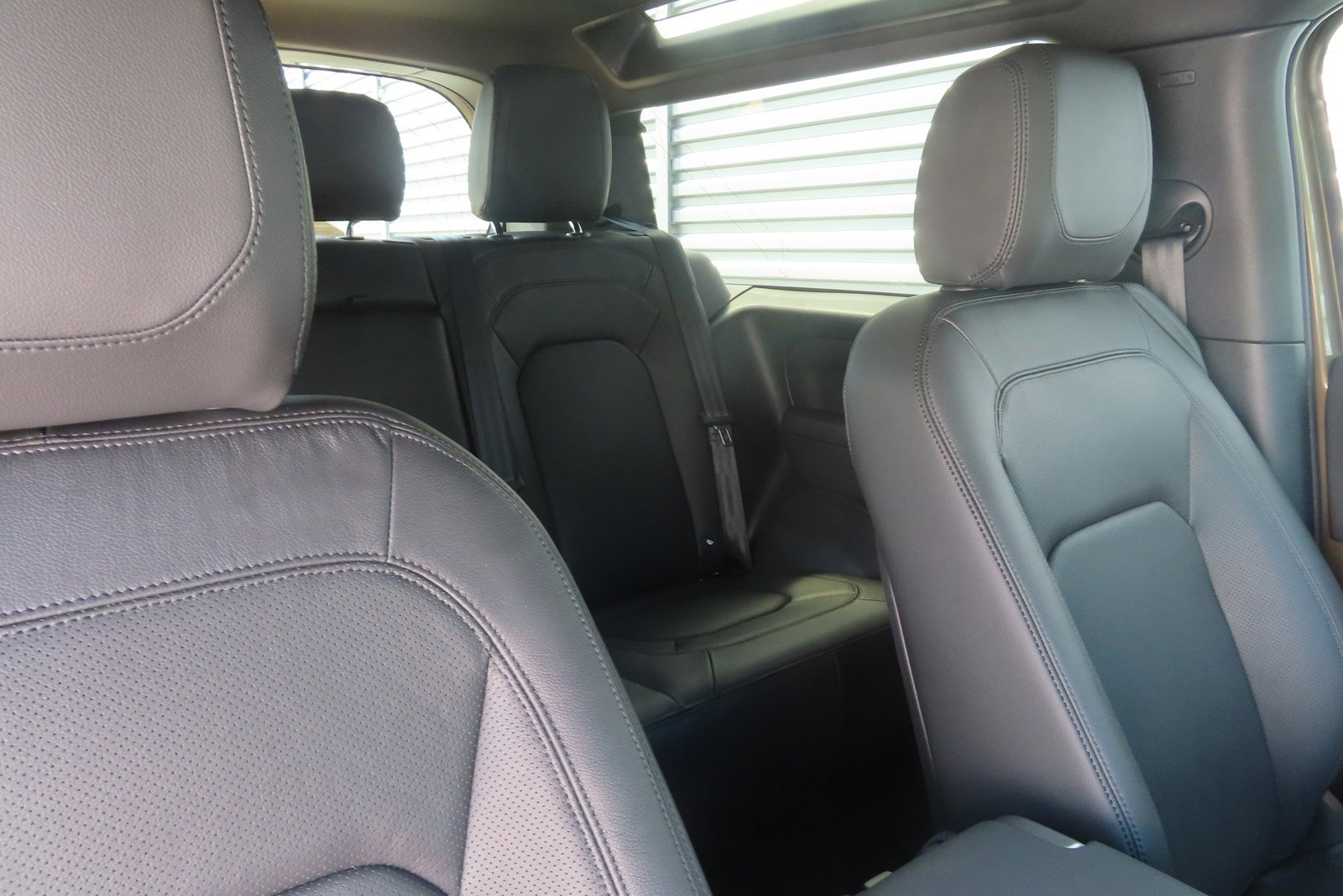 Used 2023 Land Rover Defender 90 S image 4