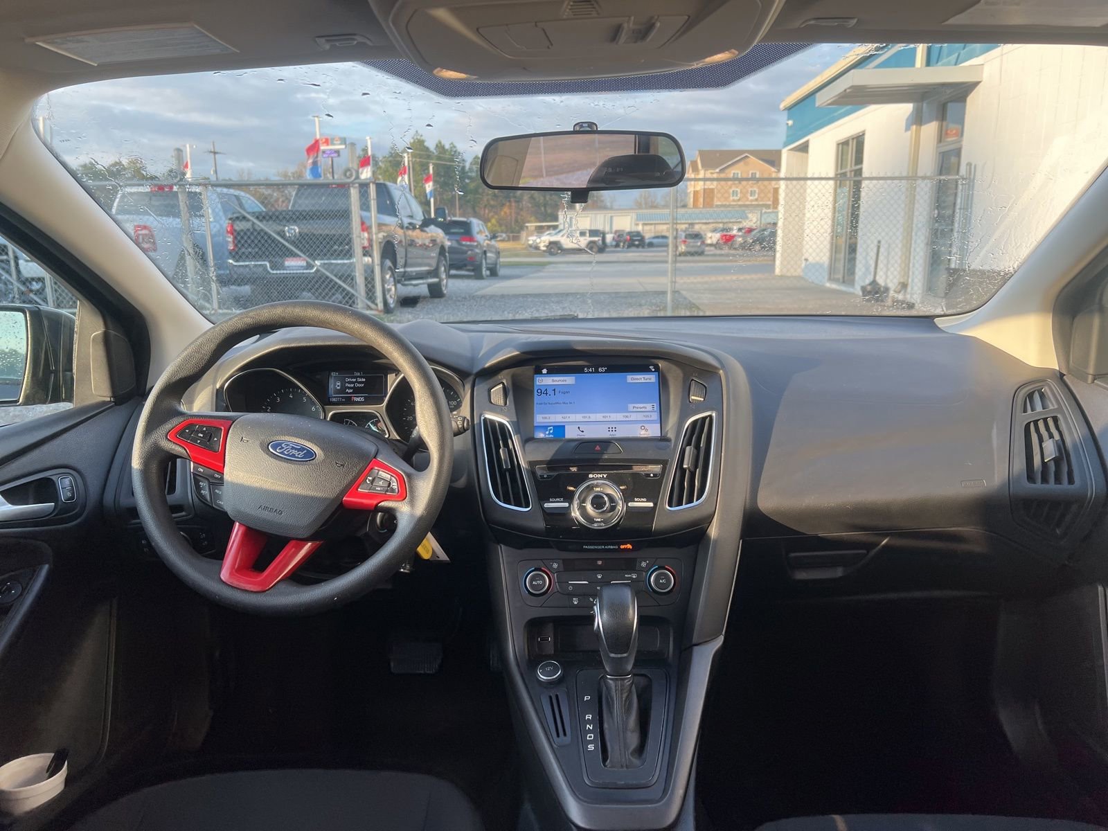 Used 2017 Ford Focus SEL image 9