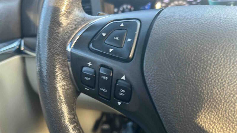 Used 2013 Lincoln MKS Base 4dr Sedan image 22