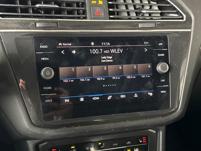 Used 2023 Volkswagen Tiguan SE w/ Panoramic Sunroof Package image 27