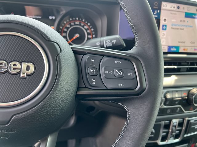 New 2026 Jeep Gladiator Sport AWD/4WD image 17