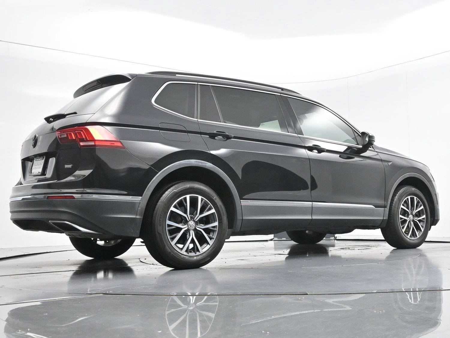 Used 2020 Volkswagen Tiguan SE w/ Panoramic Sunroof Package FWD image 50