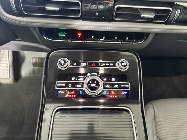Used 2022 Lincoln Nautilus Reserve image 23