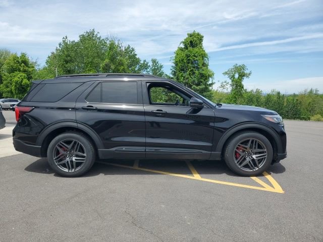 Used 2025 Ford Explorer ST w/ Sun And Sound Package AWD/4WD image 7