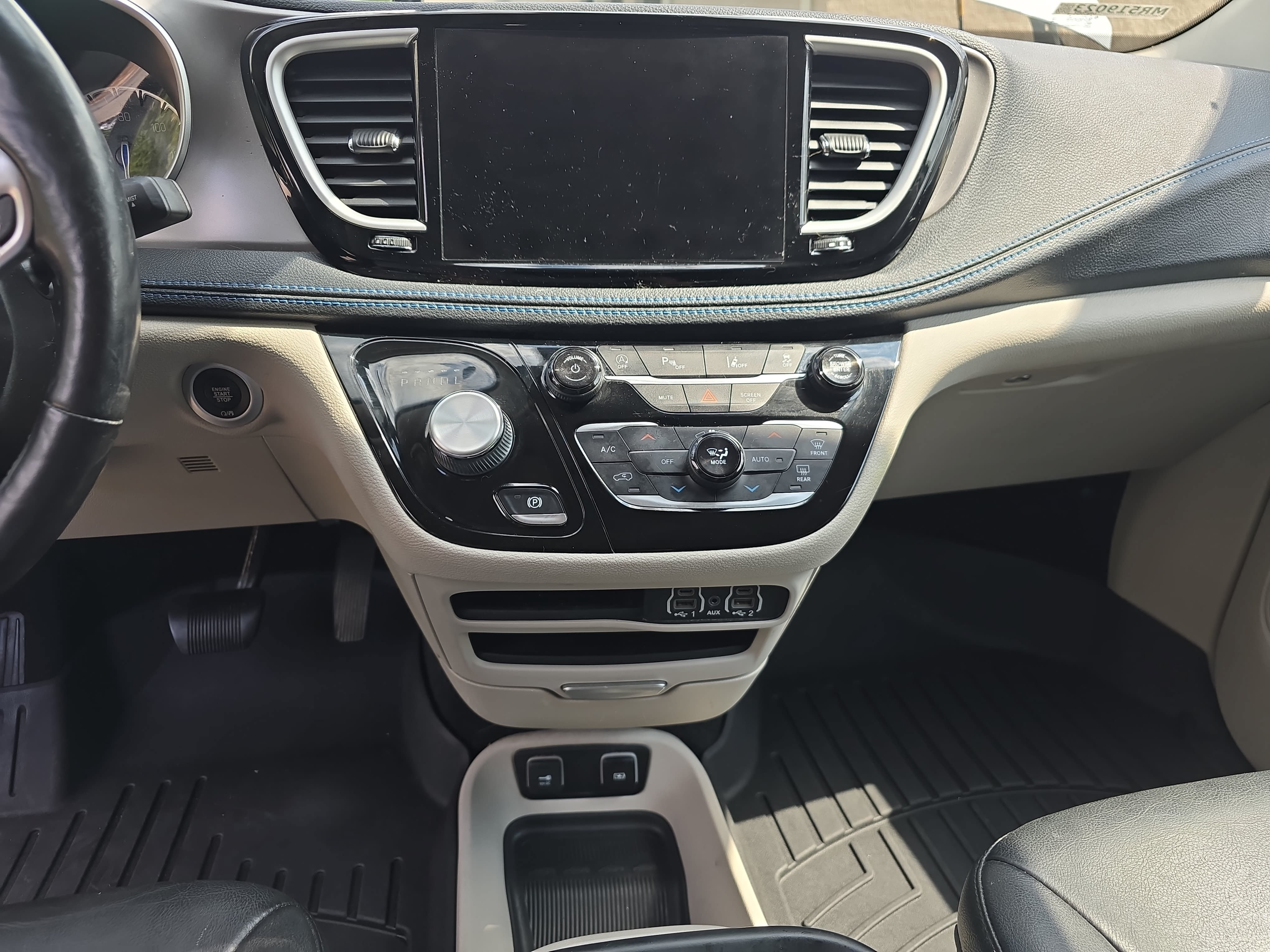 Used 2021 Chrysler Pacifica Touring-L FWD image 20