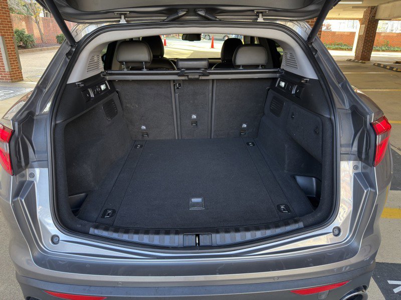 Used 2018 Alfa Romeo Stelvio AWD image 35