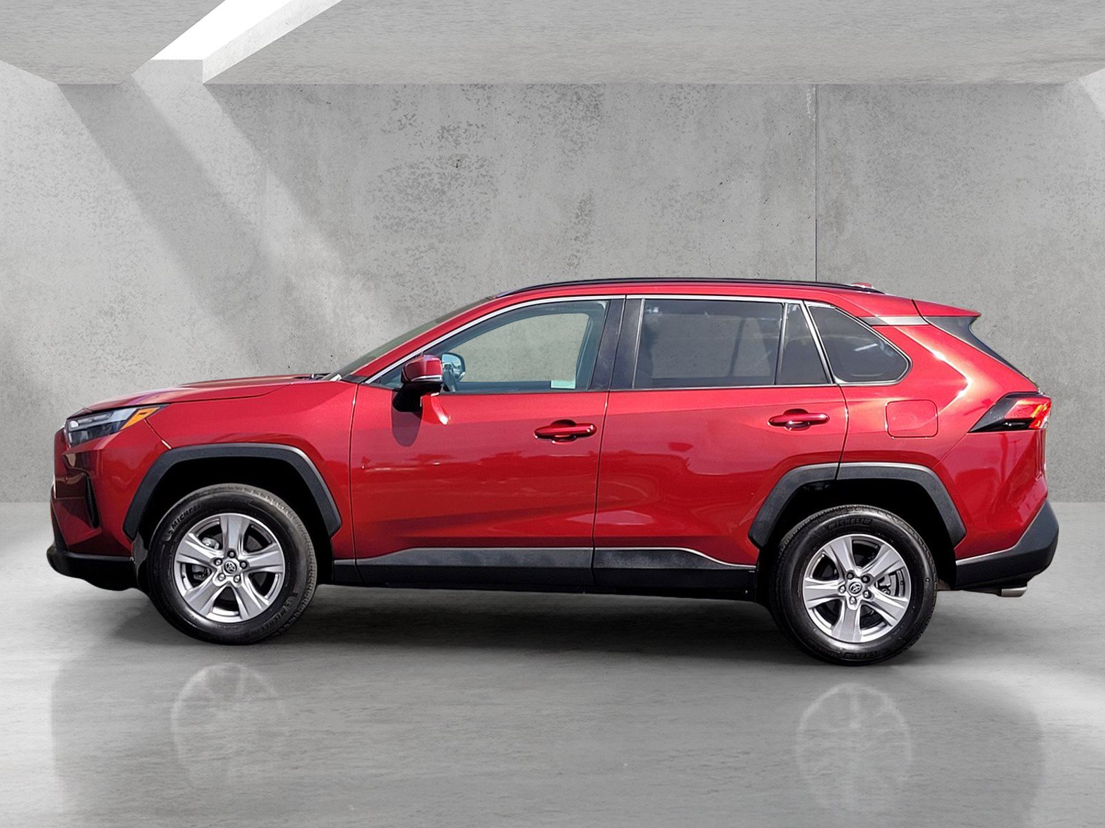 Used 2023 Toyota RAV4 XLE FWD image 7