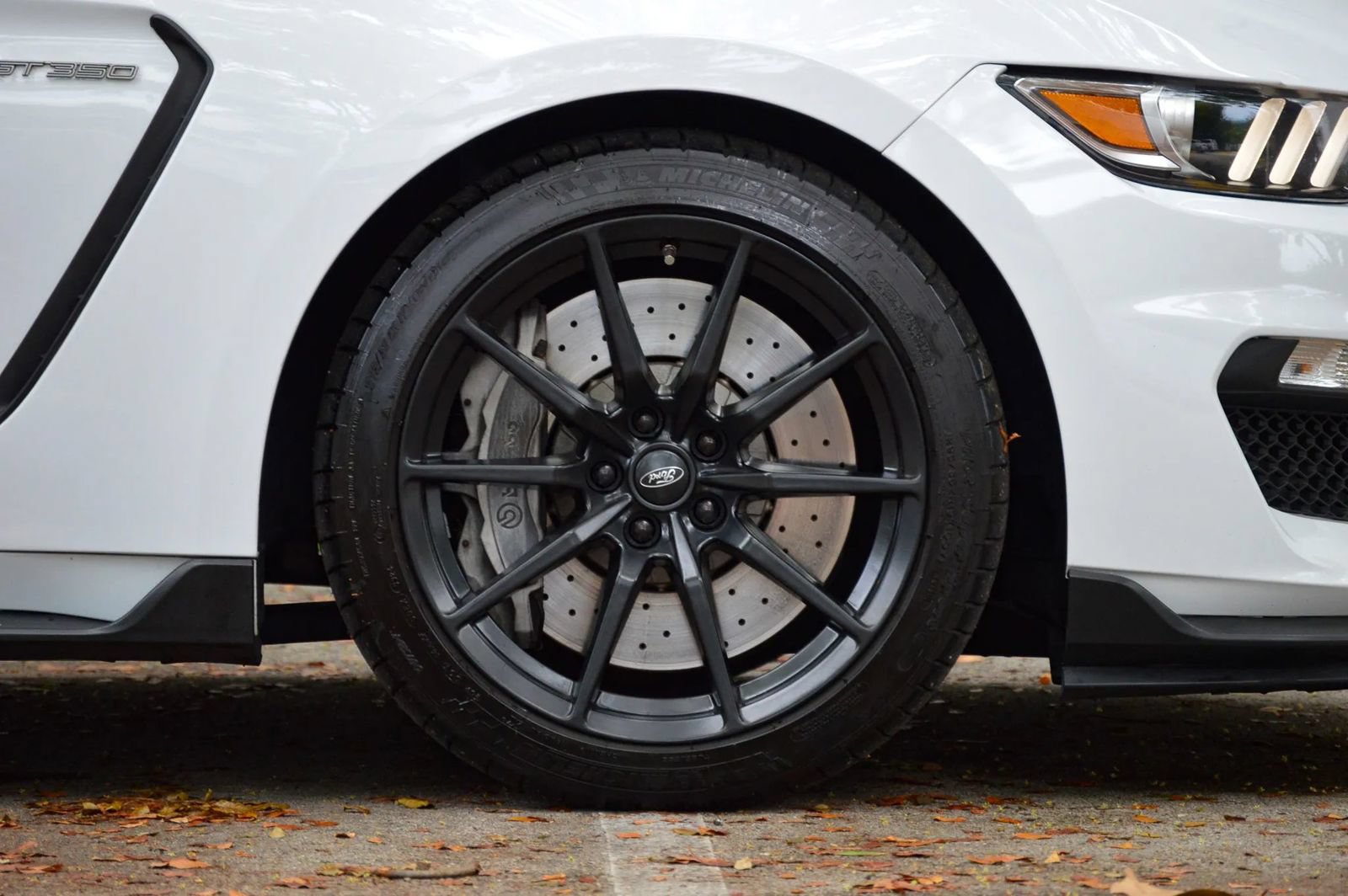 Used 2018 Ford Mustang Shelby GT350 w/ Convenience Package RWD image 22