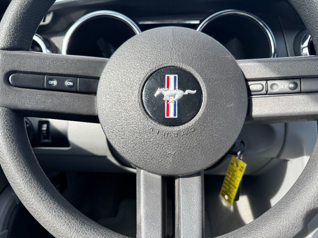 Used 2005 Ford Mustang Convertible image 29