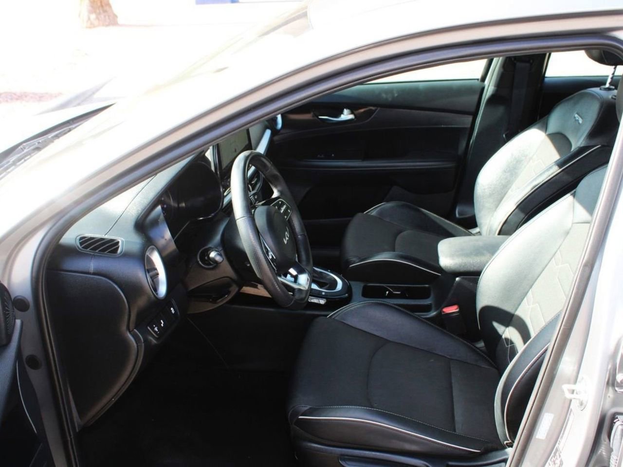 Used 2024 Kia Forte GT-Line FWD image 8
