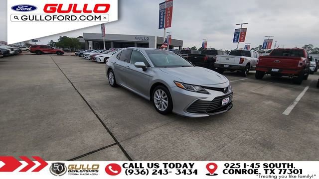 Used 2022 Toyota Camry LE w/ Carpet Mat Package (TMS) AWD/4WD image 2