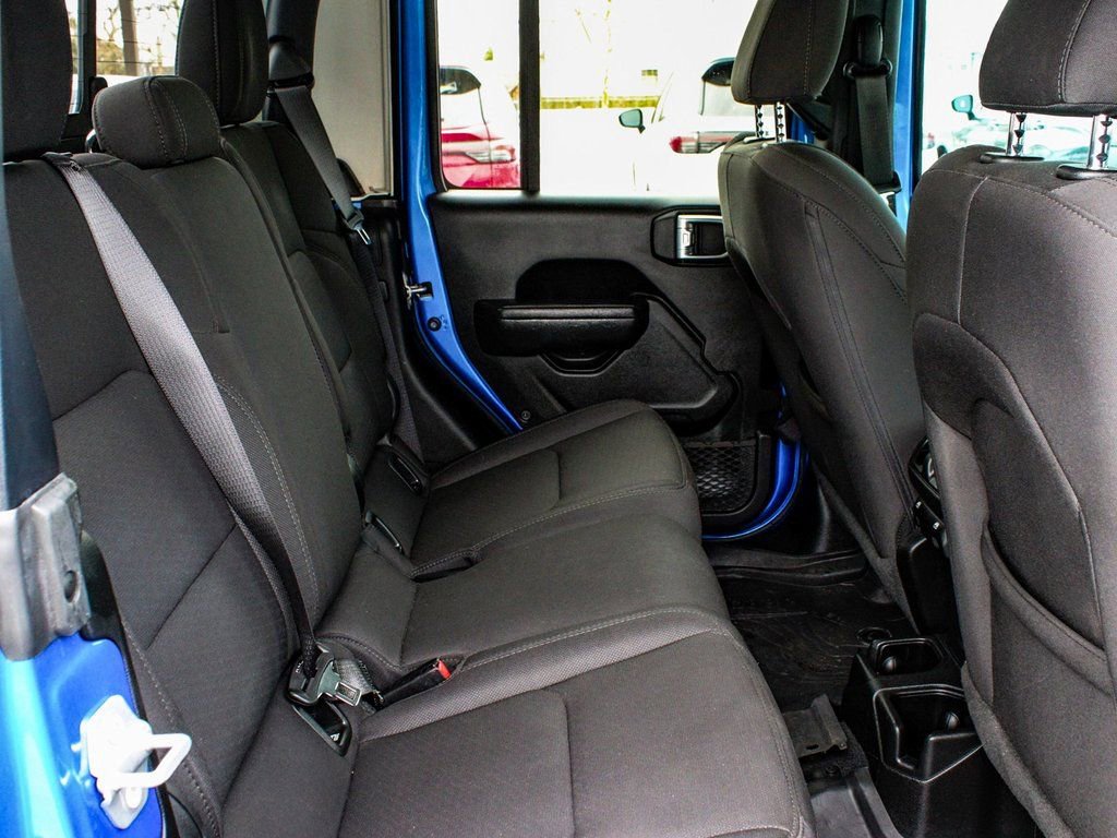 Used 2022 Jeep Gladiator Willys image 36