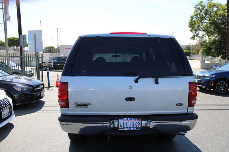 Used 2002 Ford Expedition XLT image 5