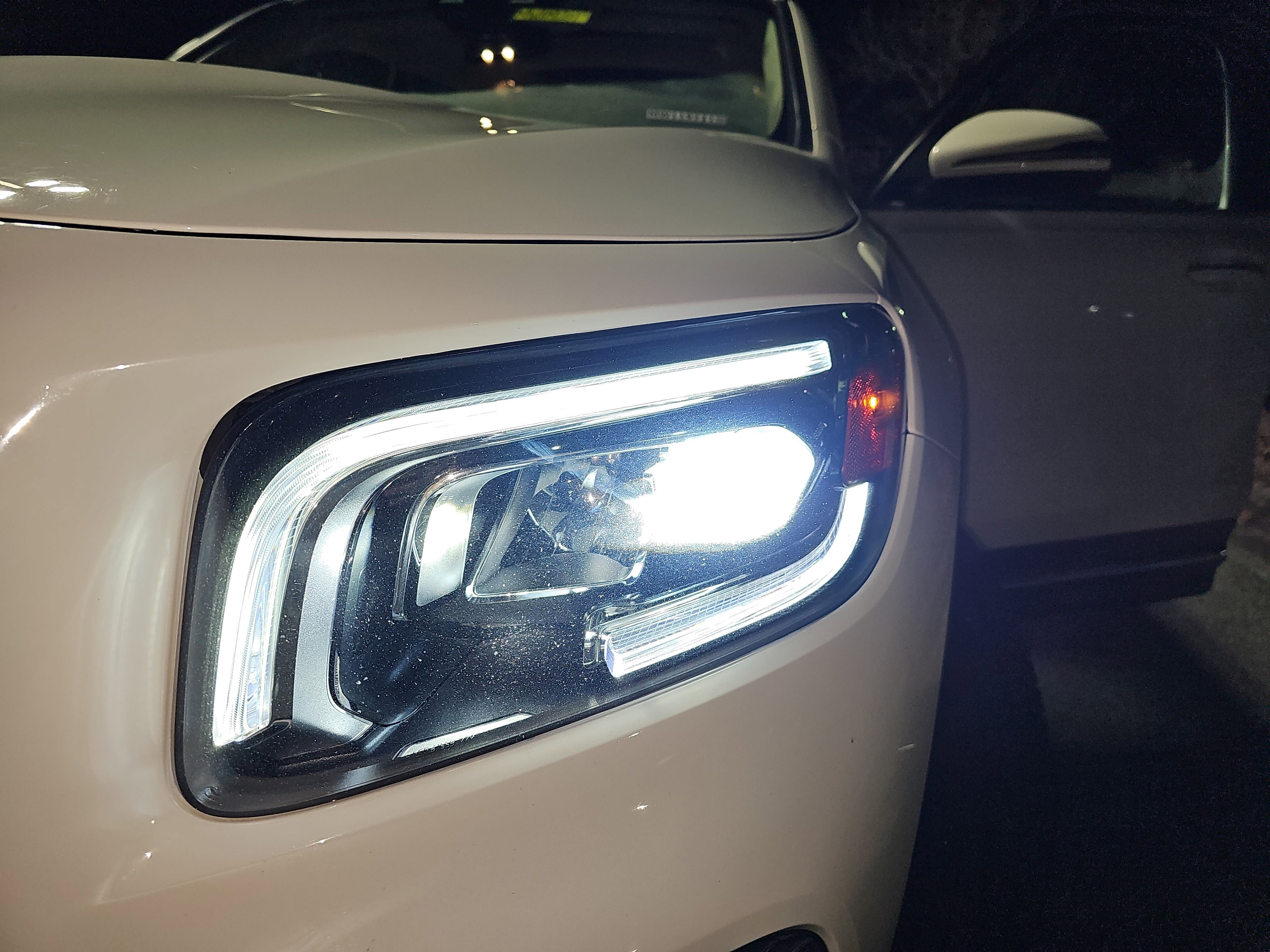 Used 2021 Mercedes-Benz GLB 250 4MATIC image 33