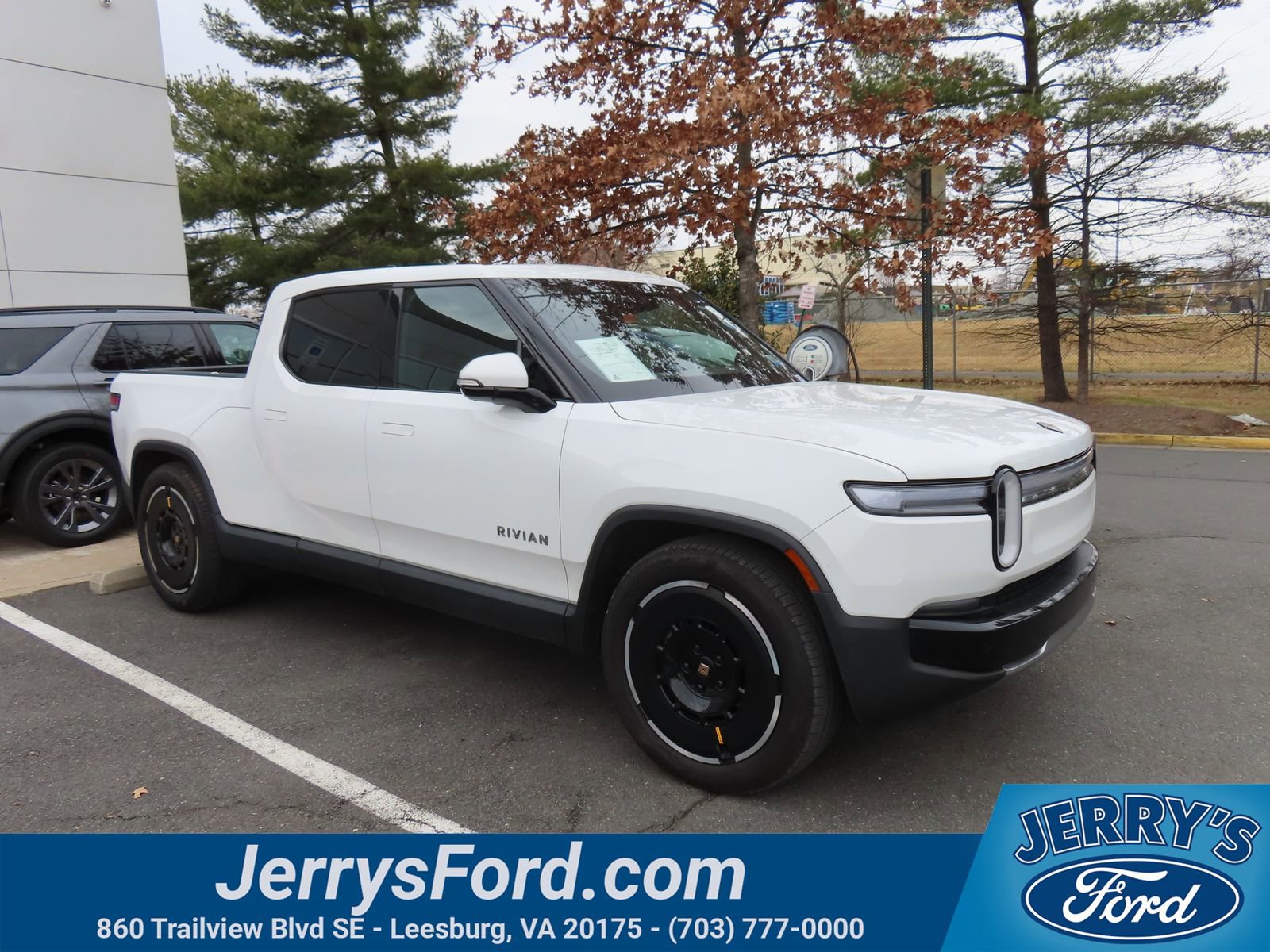 Used 2025 Rivian R1T Adventure AWD/4WD image 1