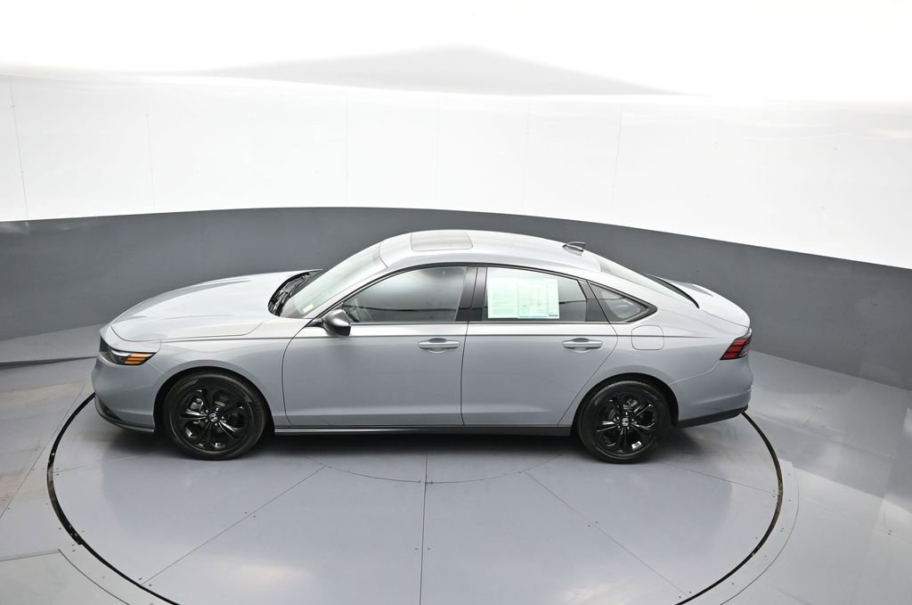Used 2025 Honda Accord SE image 41