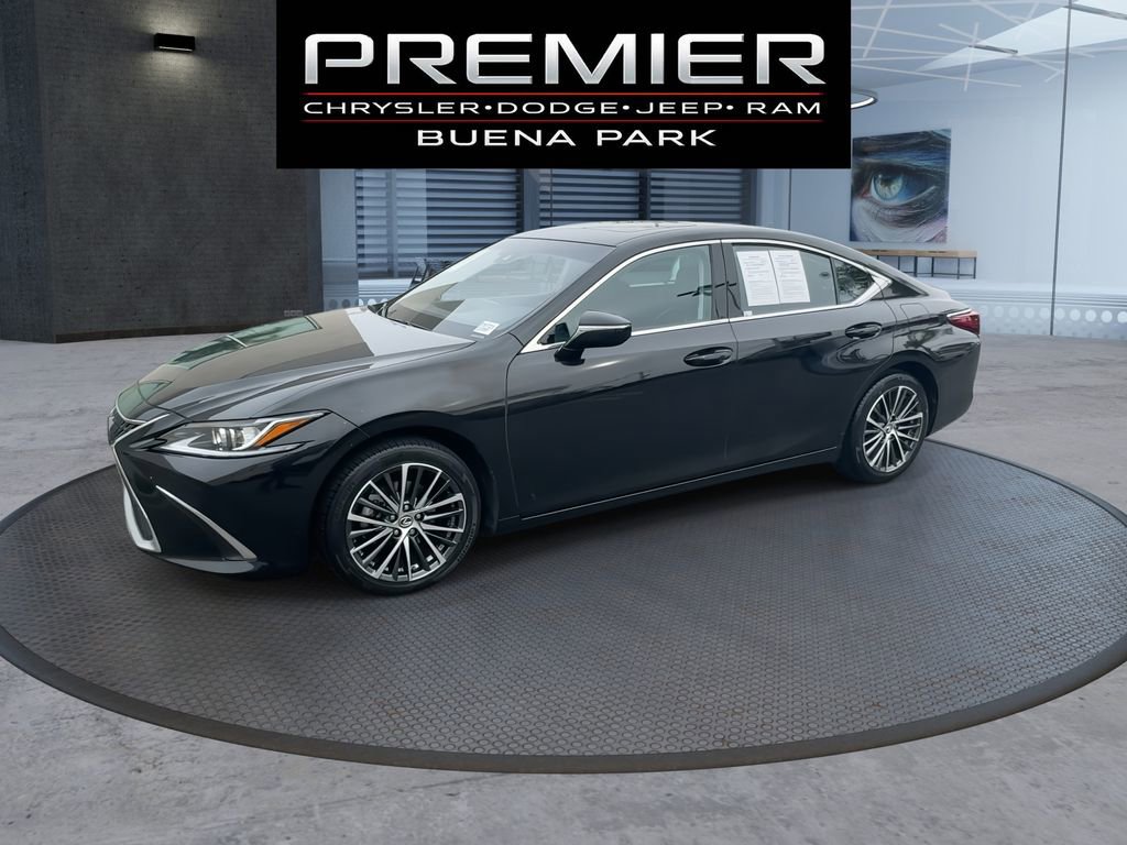 Used 2023 Lexus ES 250 w/ Premium Package image 4