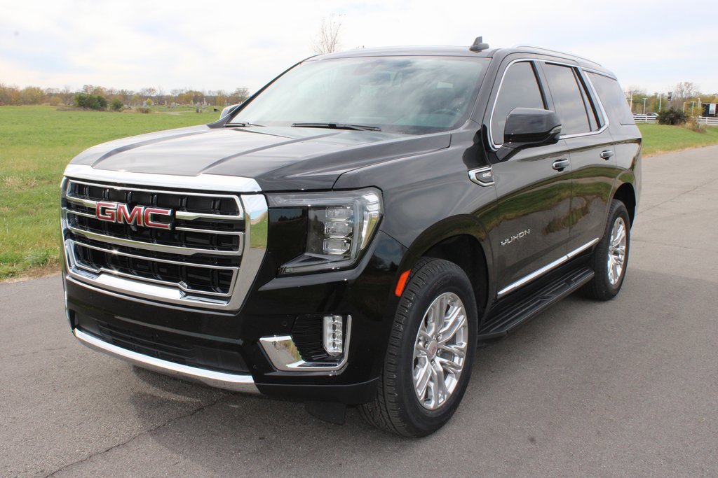Used 2021 GMC Yukon SLT w/ SLT Premium Package image 3