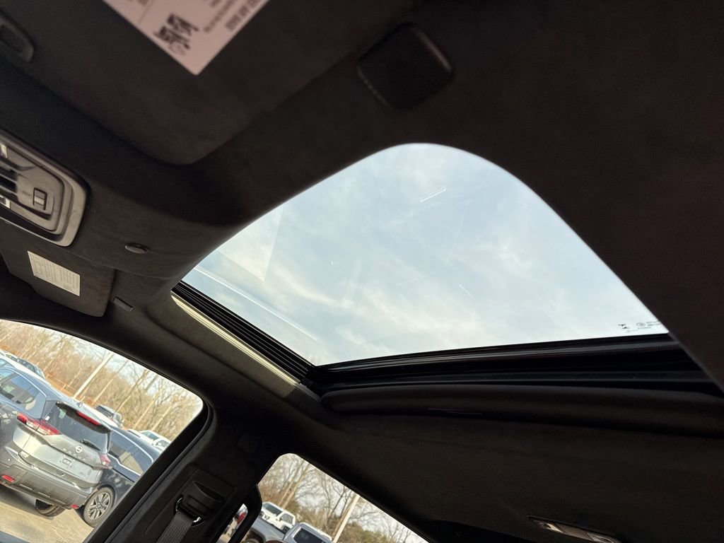 Used 2025 GMC Sierra 1500 Denali Ultimate image 12