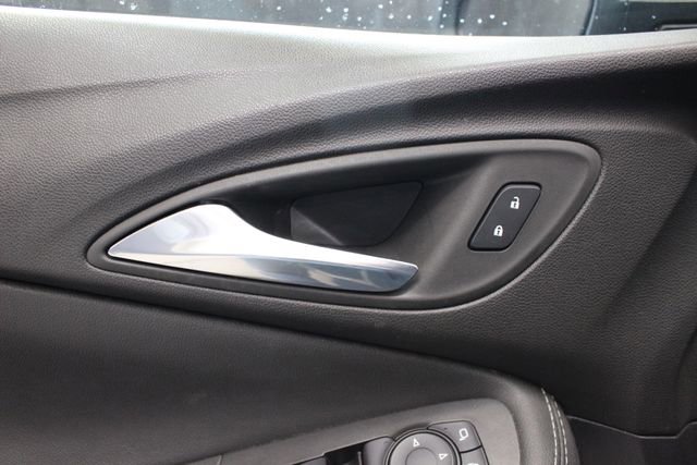 Used 2023 Buick Encore GX Select AWD/4WD image 37