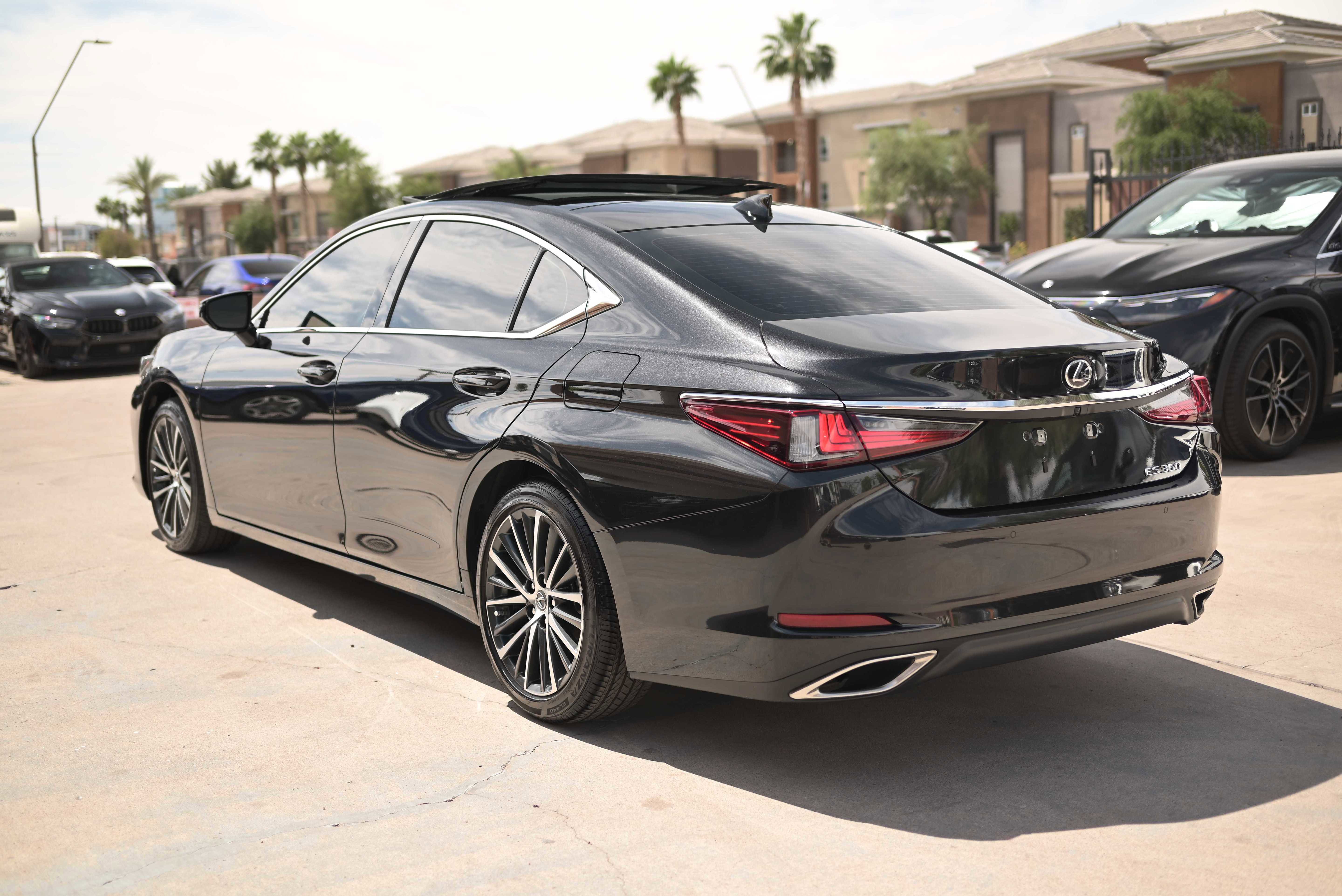 Used 2025 Lexus ES 350 w/ Premium Package image 5