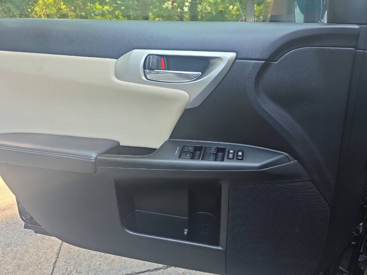 Used 2012 Lexus CT 200h Premium w/ Premium Audio Pkg FWD image 11
