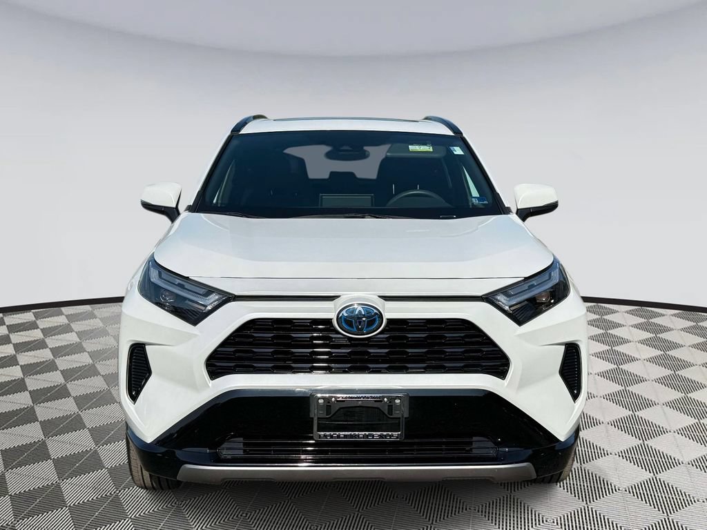 Used 2024 Toyota RAV4 SE w/ Convenience Package AWD/4WD image 5