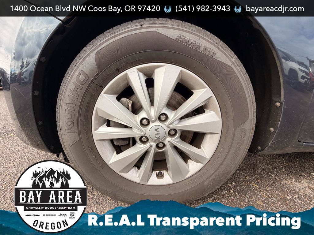 Used 2016 Kia Sedona LX w/ LX Convenience Package FWD image 10