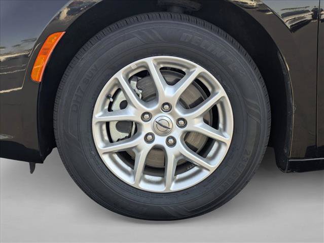 Used 2024 Chrysler Pacifica Touring-L FWD image 24