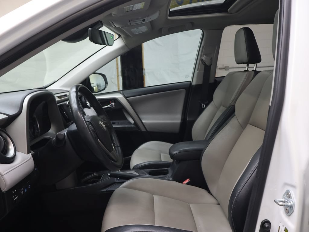 Used 2018 Toyota RAV4 Platinum FWD image 16