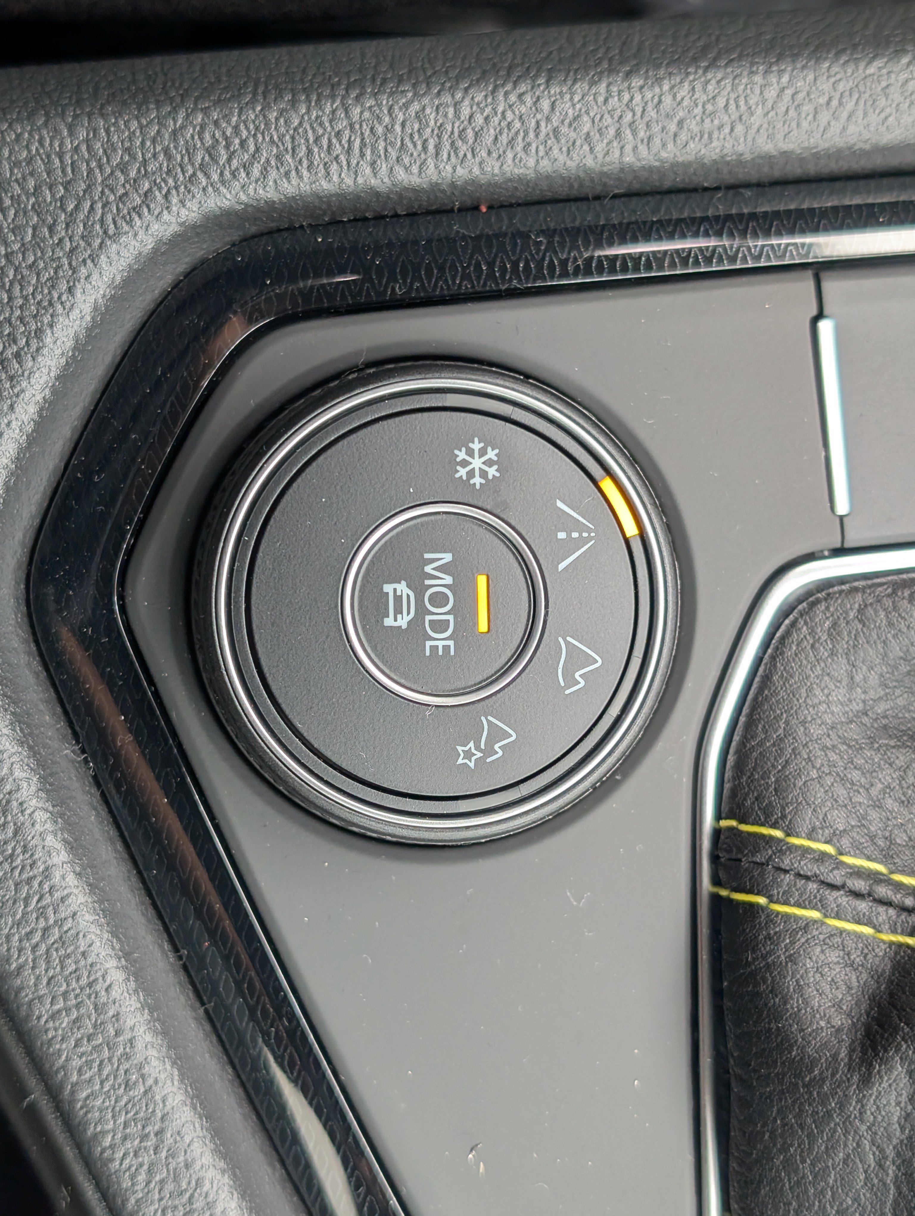 New 2027 Volkswagen Taos Sport AWD/4WD image 21