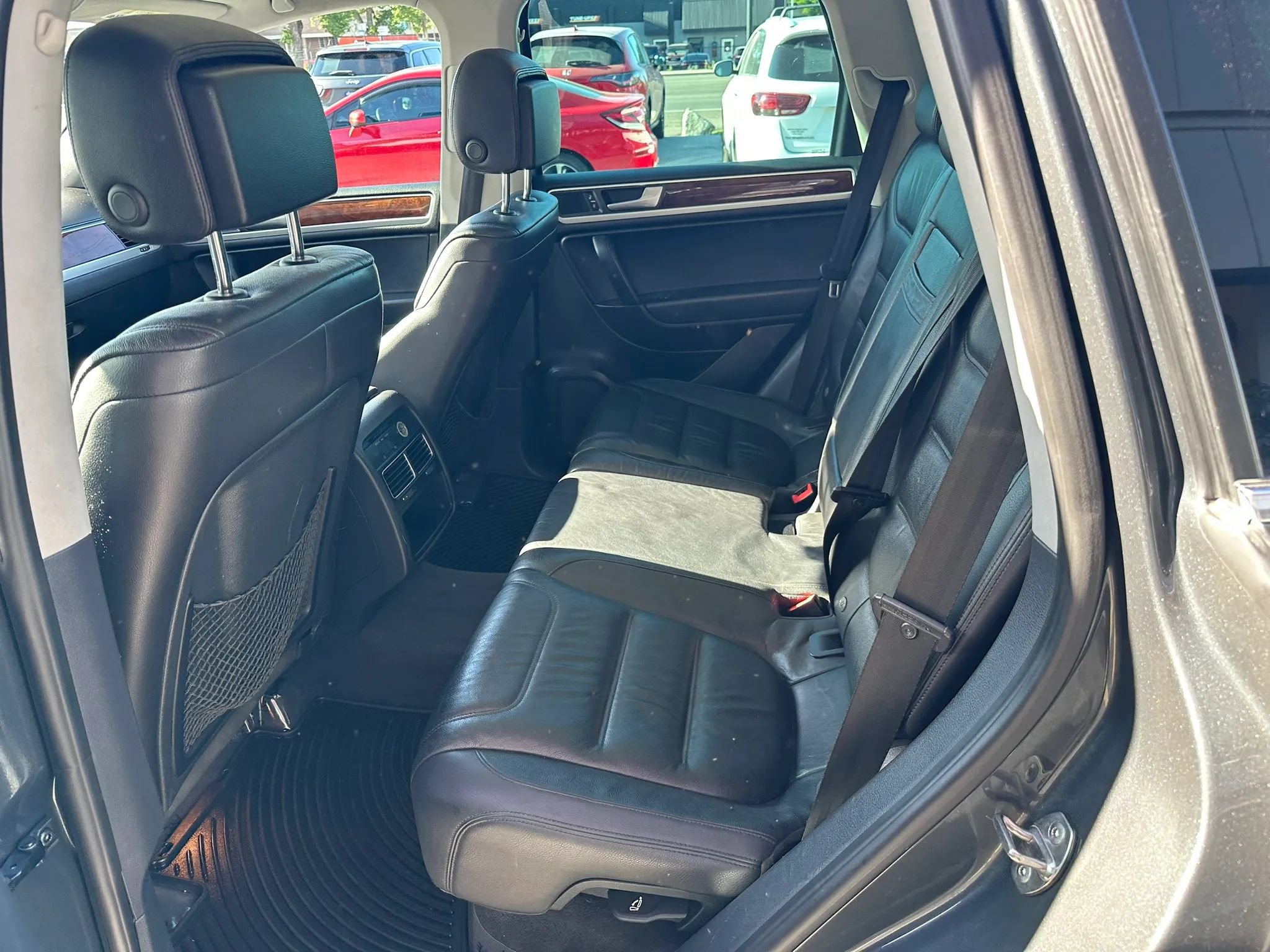 Used 2014 Volkswagen Touareg TDI AWD/4WD image 18