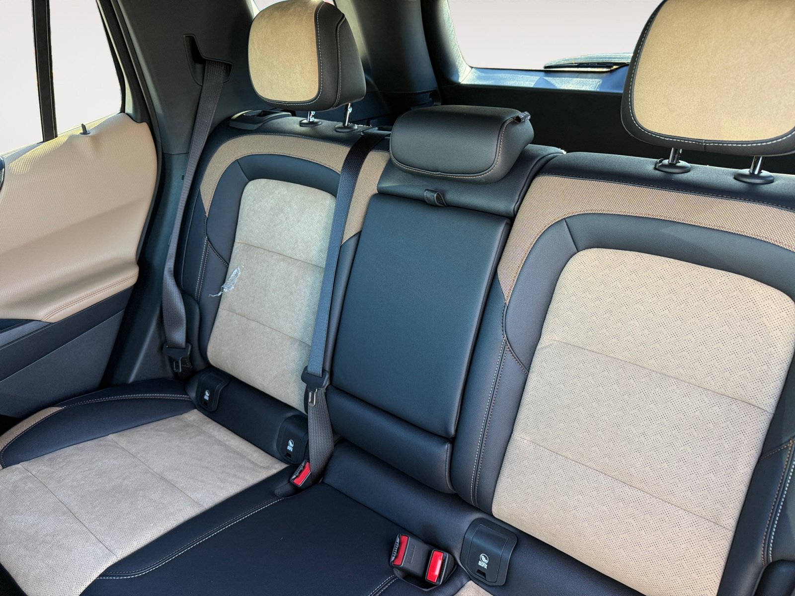 New 2026 Chevrolet Equinox ACTIV w/ Convenience Package III FWD image 13
