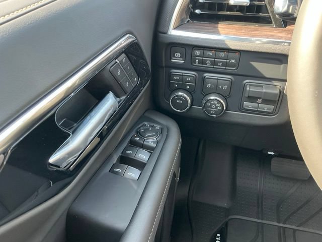 New 2026 Chevrolet Tahoe Premier w/ Sun And Tow Package AWD/4WD image 25