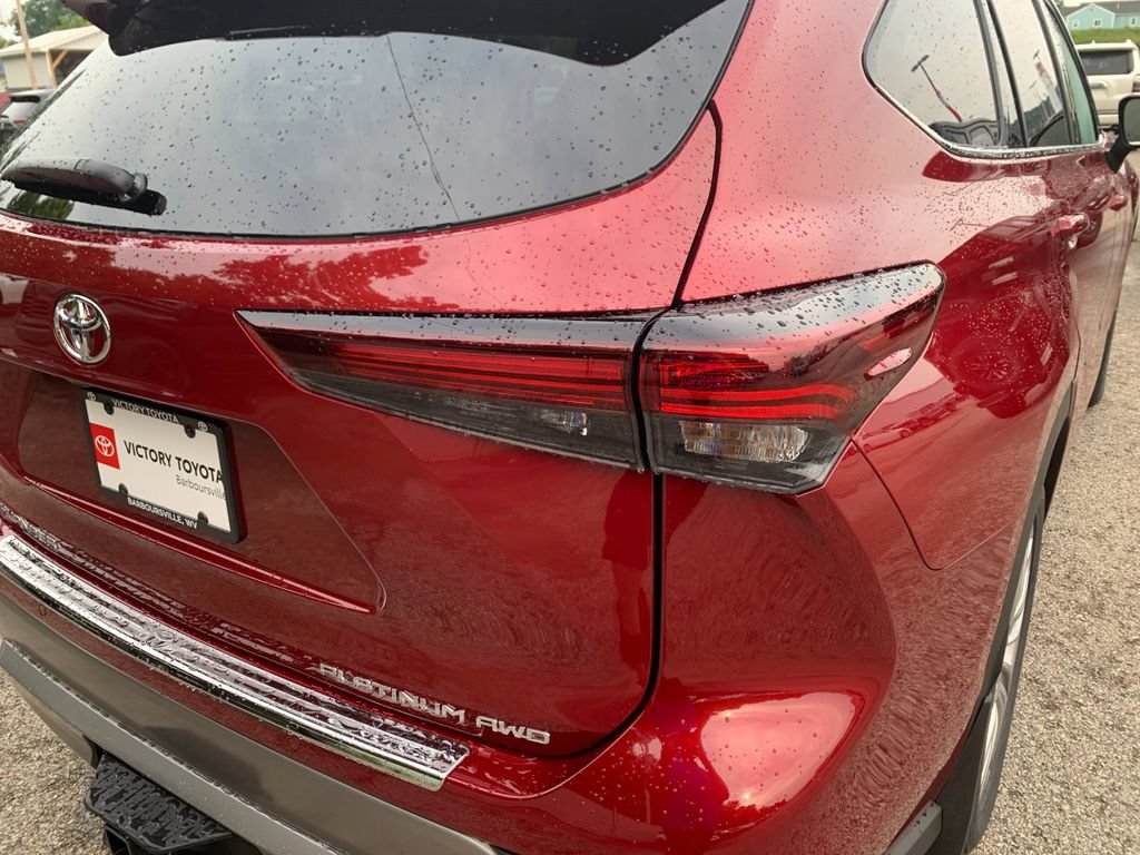 New 2026 Toyota Highlander Platinum AWD/4WD image 31