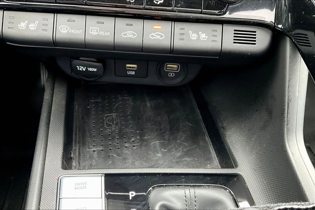 Used 2021 Hyundai Elantra Limited image 33