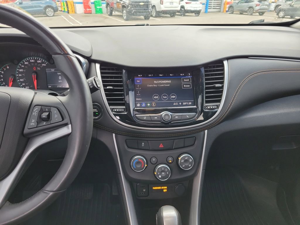 Certified 2020 Chevrolet Trax LT w/ Sun & Sound Package image 33