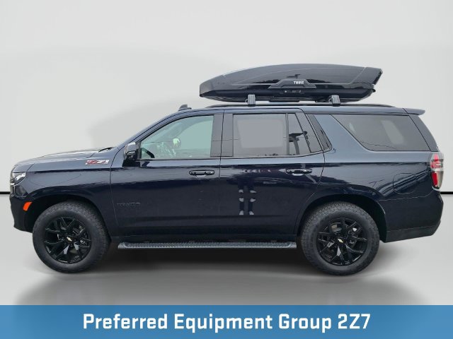 Used 2022 Chevrolet Tahoe Z71 w/ Luxury Package AWD/4WD image 2