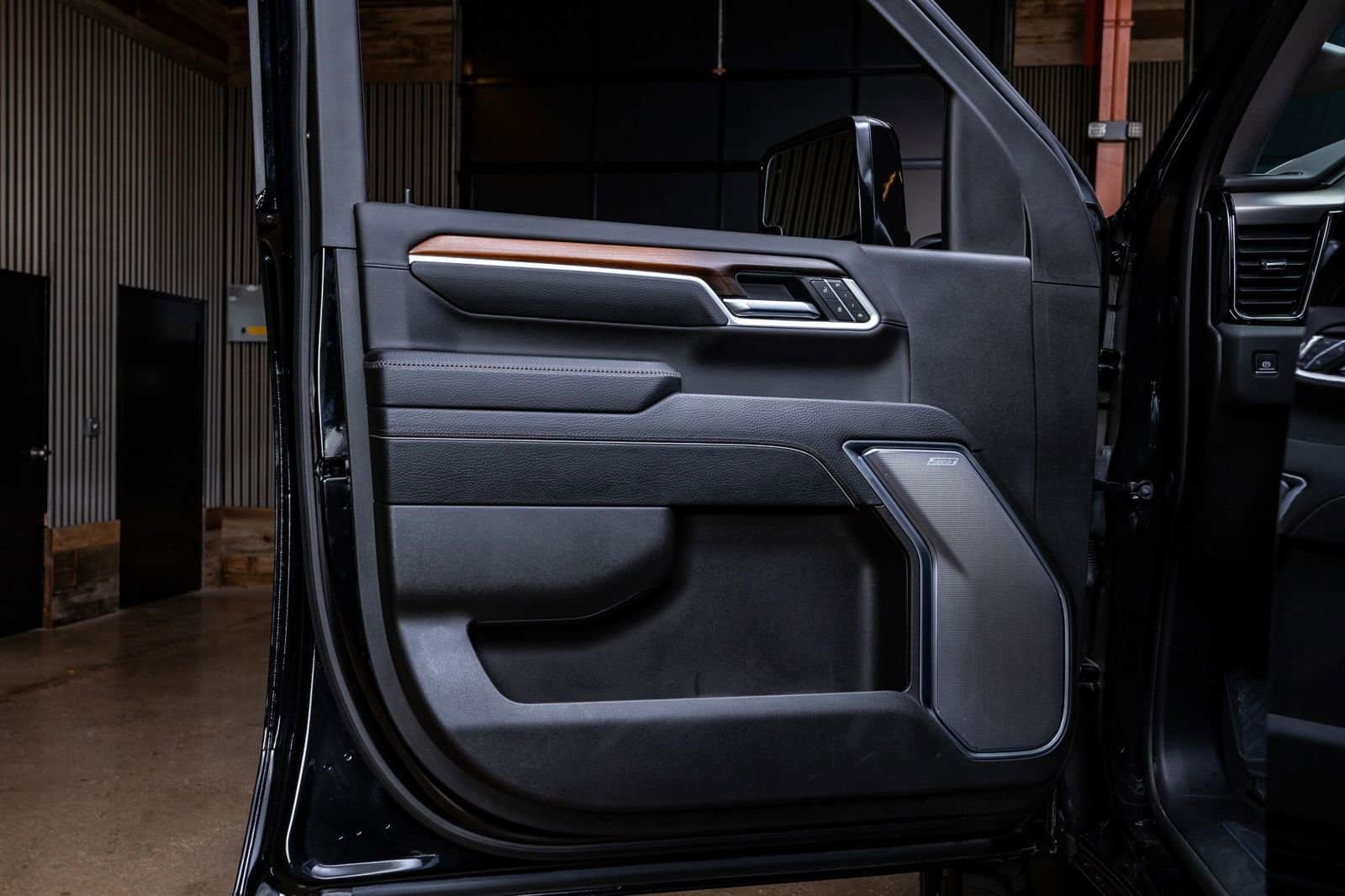 Used 2025 GMC Sierra 2500 Denali image 34