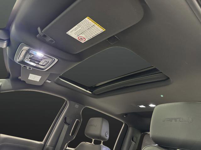 Used 2022 GMC Sierra 2500 AT4 w/ AT4 Premium Plus Package AWD/4WD image 7