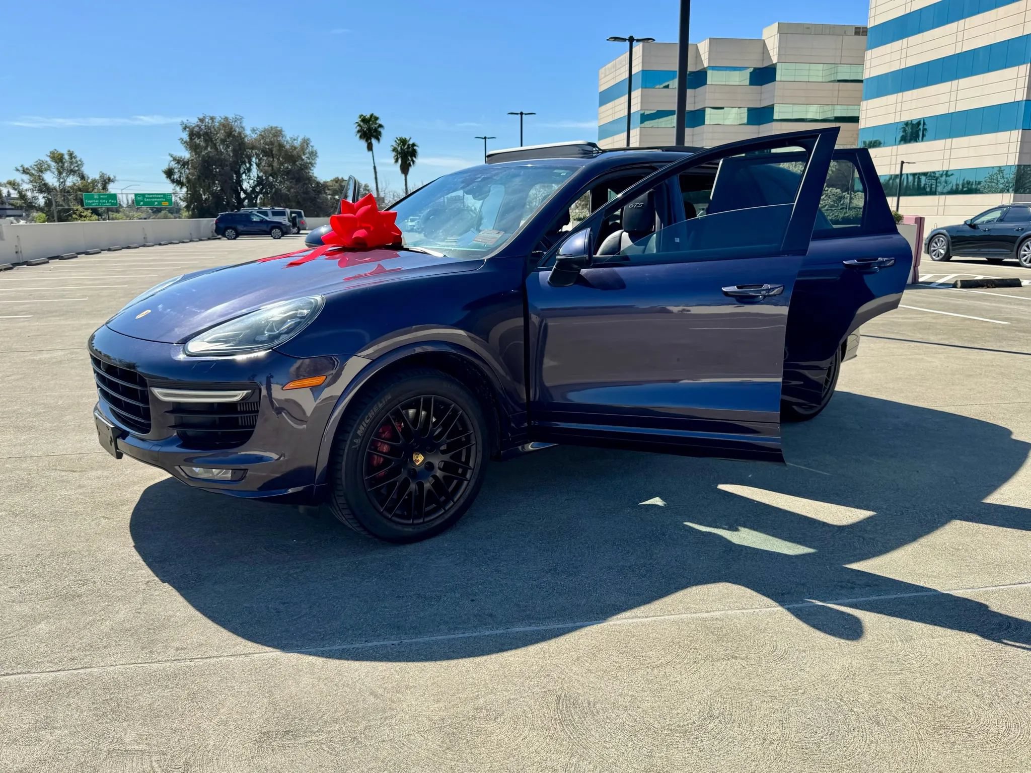 Used 2018 Porsche Cayenne GTS w/ Premium Package Plus AWD/4WD image 35
