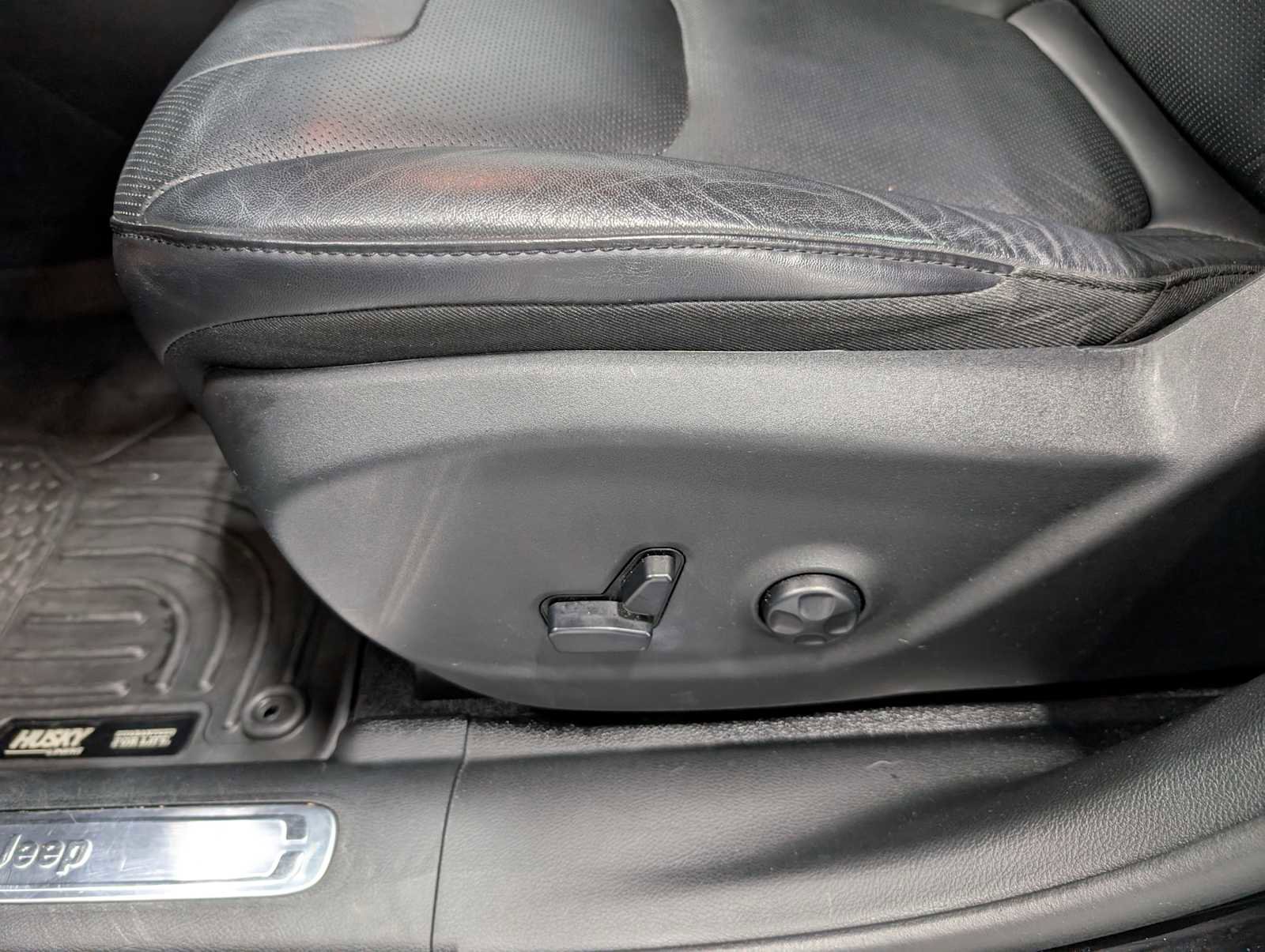 Used 2020 Jeep Cherokee Limited image 38