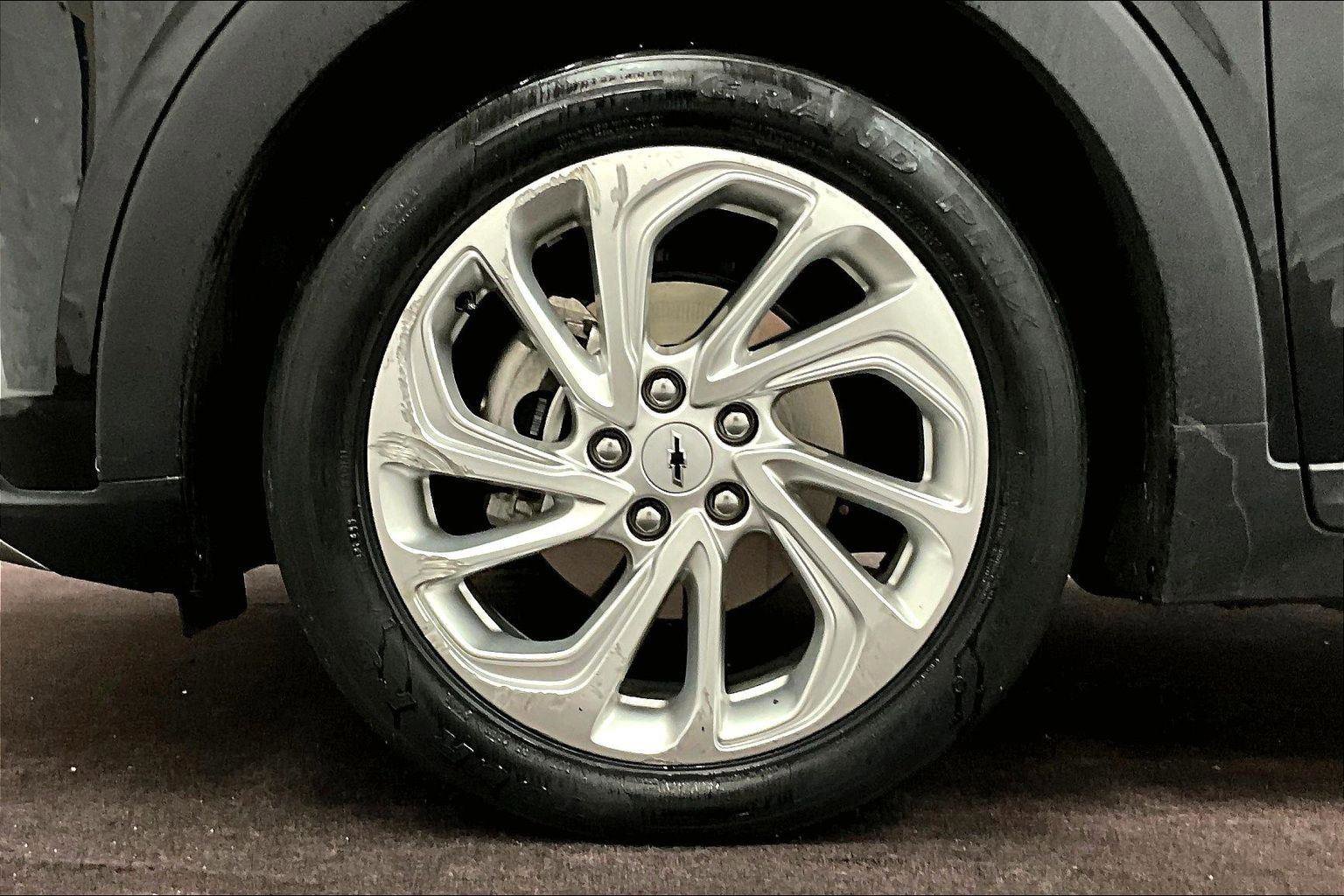 Used 2023 Chevrolet Bolt EUV LT w/ Driver Confidence Package image 8