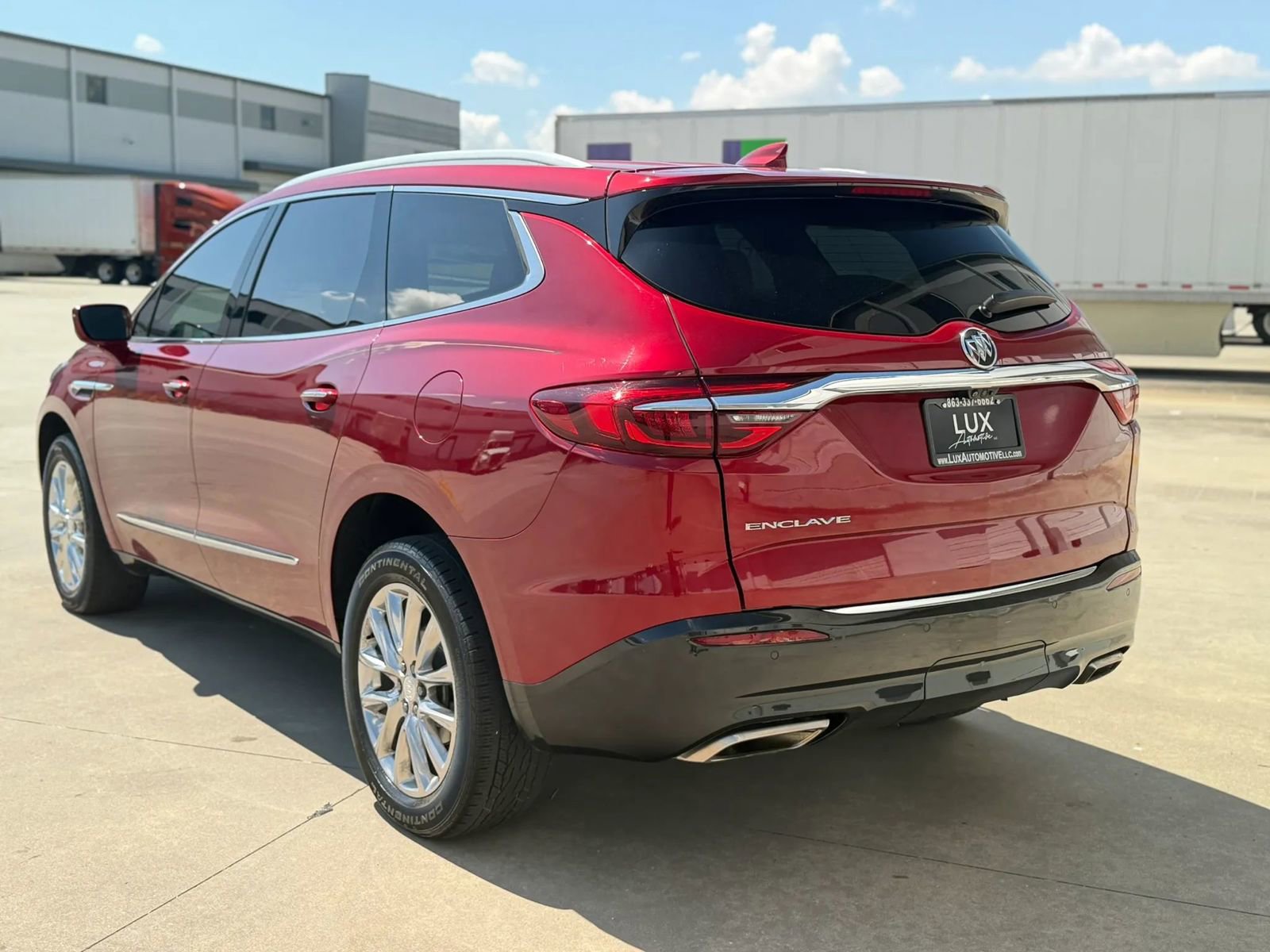 Used 2020 Buick Enclave Essence w/ Sound and Sites Package FWD image 11