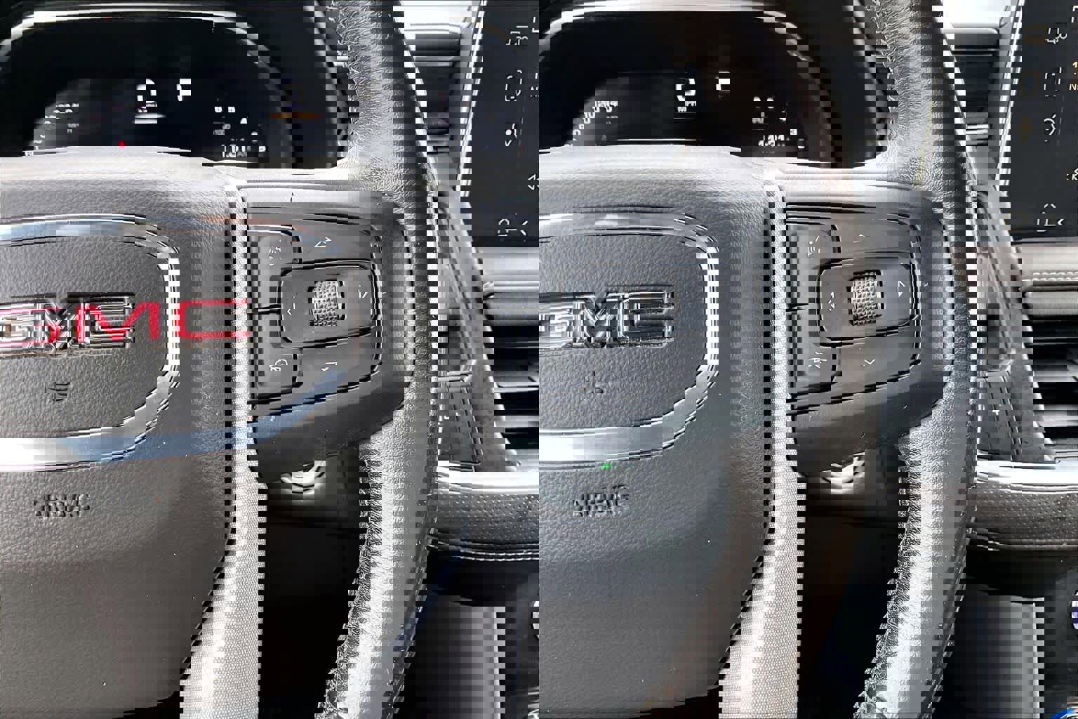 Used 2022 GMC Yukon XL SLT image 24