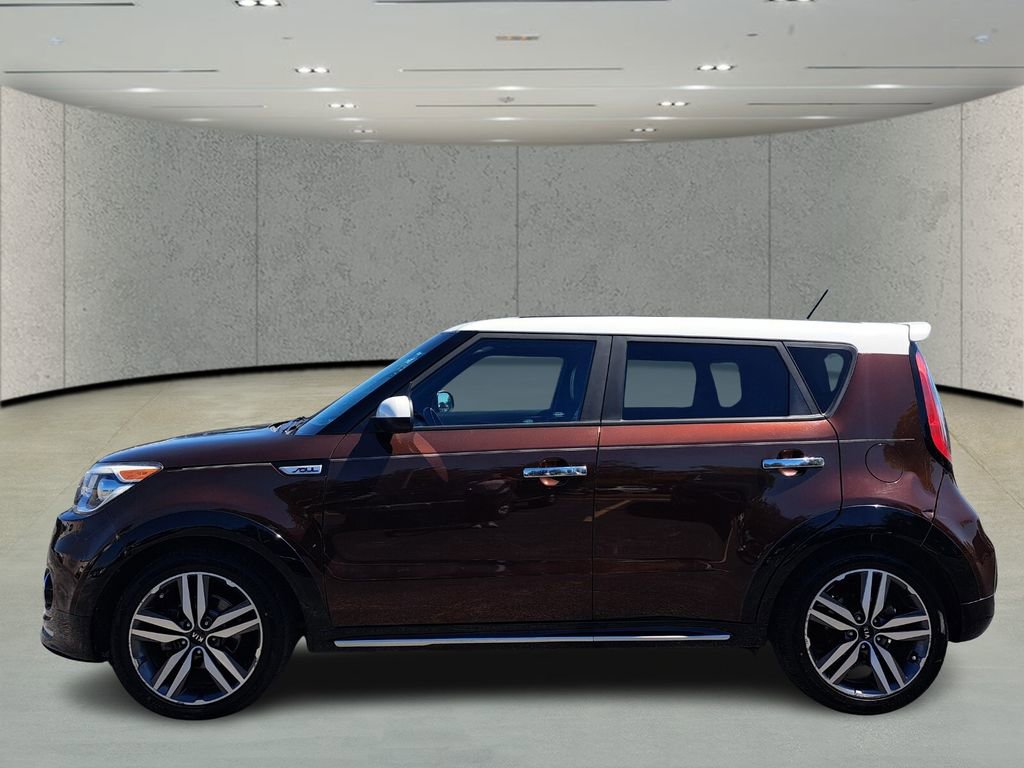 Used 2017 Kia Soul + image 8