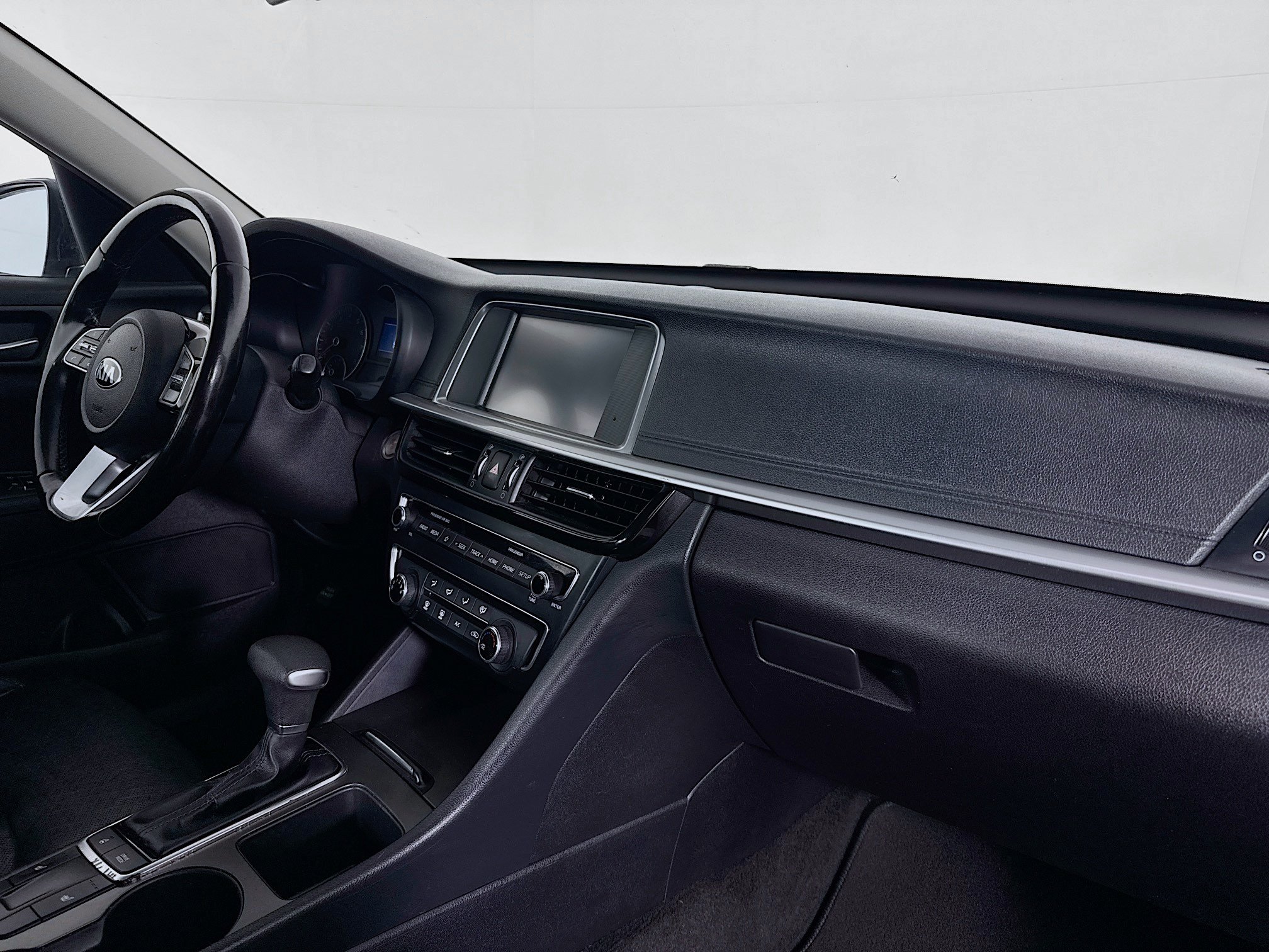 Used 2020 Kia Optima SE FWD image 52