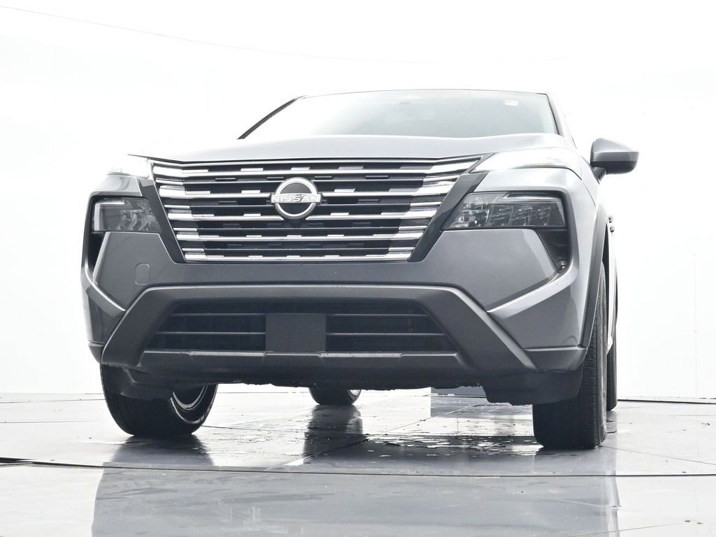 Used 2024 Nissan Rogue SV image 32