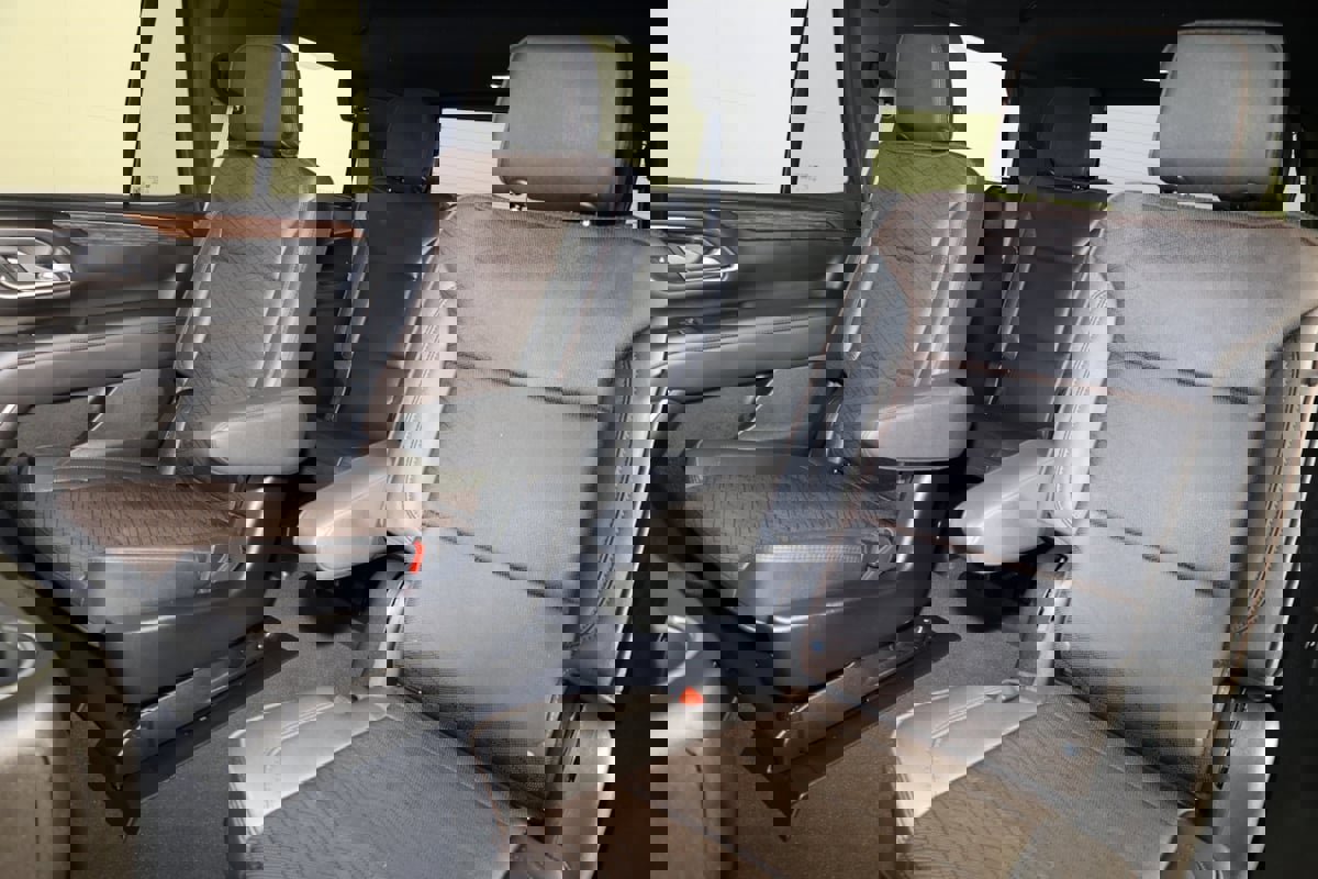 Used 2024 Chevrolet Tahoe High Country w/ Premium Package 2 image 11